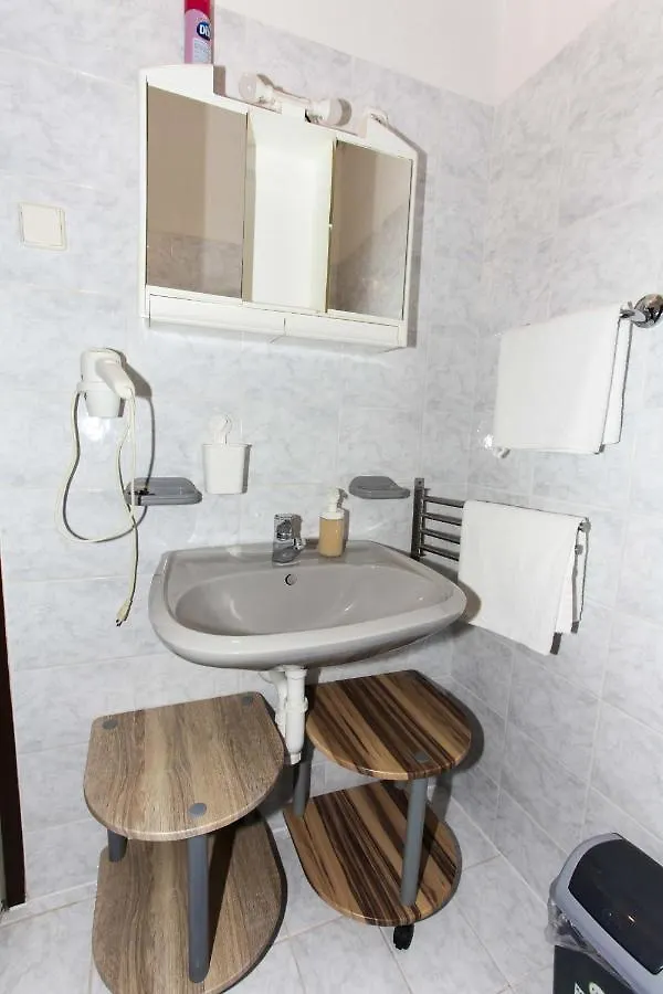 Apartments Antonio باغ