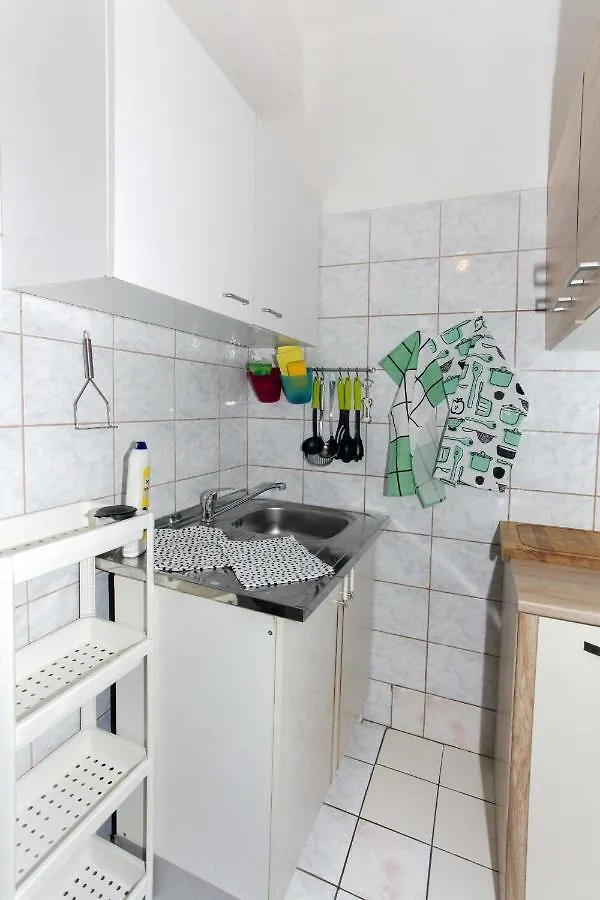 Apartments Antonio Pag Town