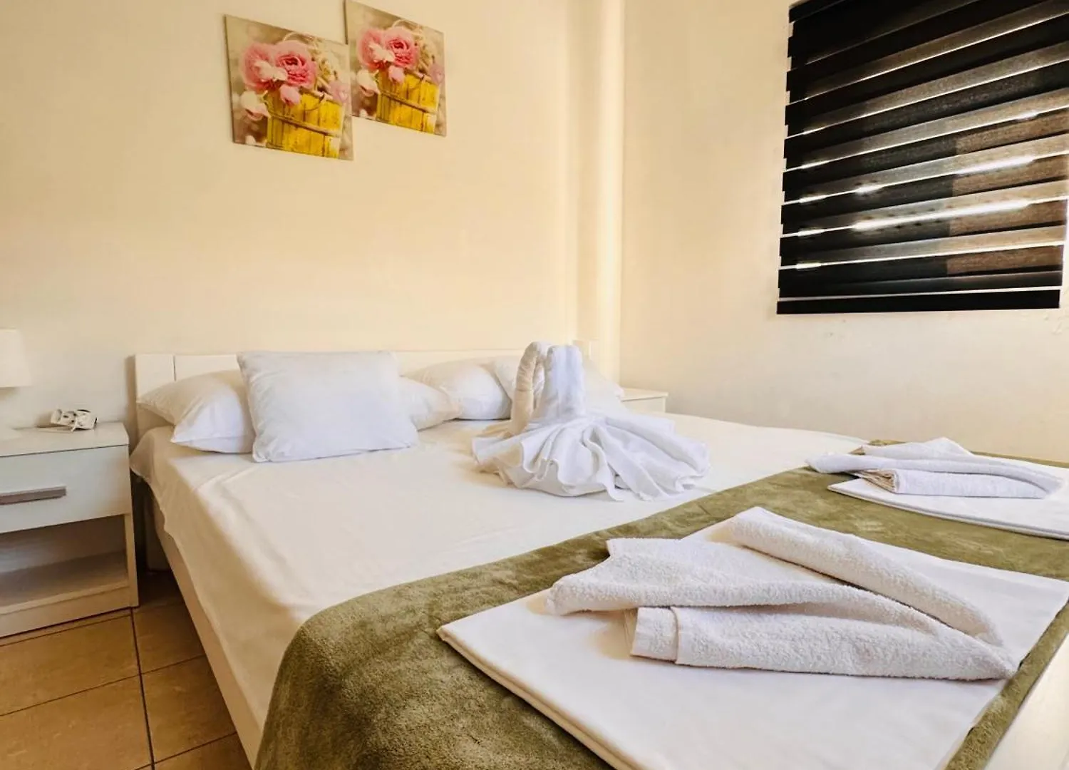 Apartments Antonio باغ