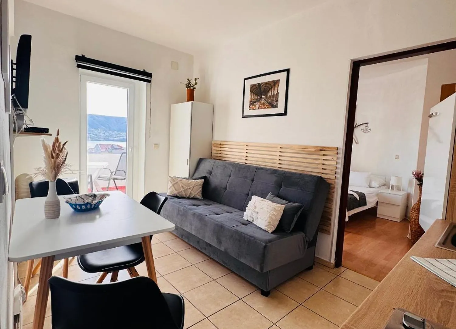 Apartments Antonio Pag Town