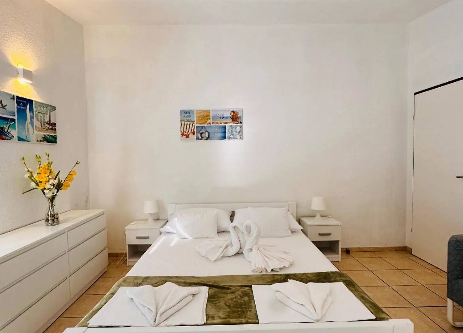 Apartments Antonio Pag Town
