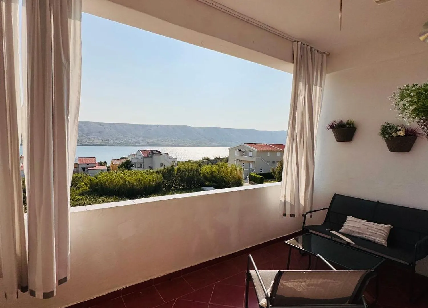 Apartments Antonio Pag Town
