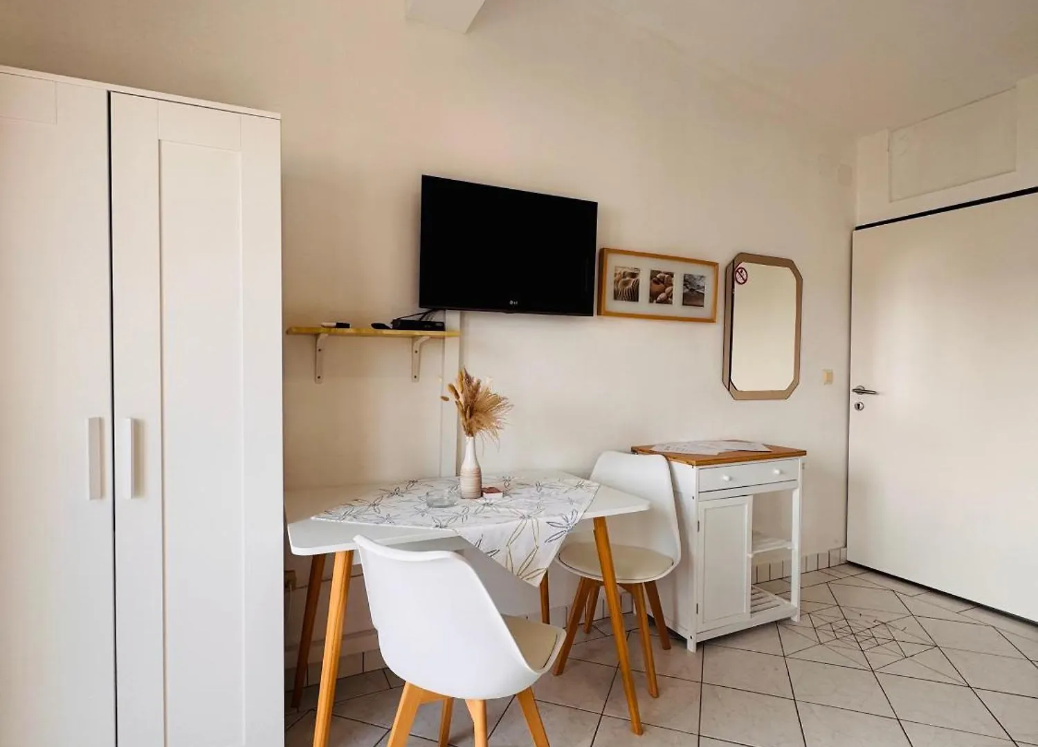 Apartments Antonio Pag Town